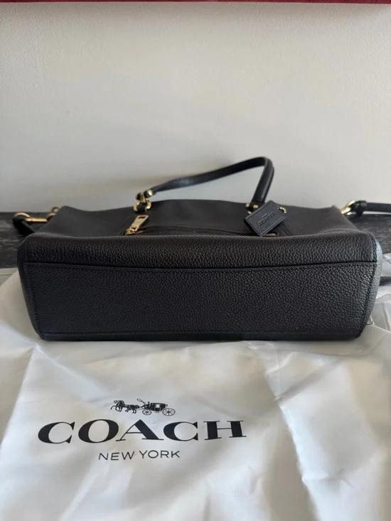 Coach purse with dust bag - Picture 9 of 15